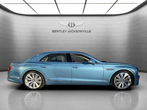 New 2026 Bentley Flying Spur Azure image 5