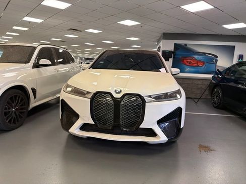 Used 2024 BMW iX xDrive50 w/ Sport Package AWD/4WD image 2