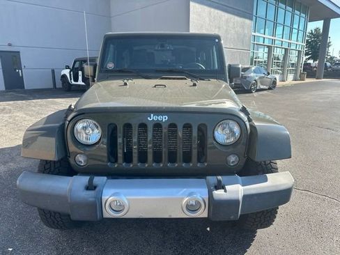 Used 2015 Jeep Wrangler Sahara w/ Connectivity Group AWD/4WD image 8
