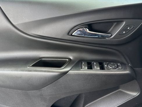 Used 2019 Chevrolet Equinox LT AWD/4WD image 17