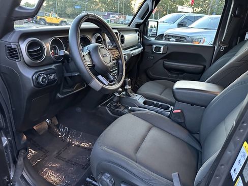 Used 2019 Jeep Wrangler Unlimited Sport S image 42