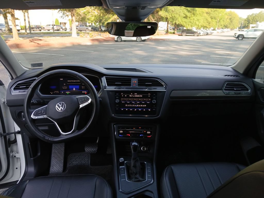 Used 2022 Volkswagen Tiguan SE FWD image 12
