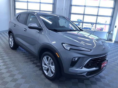 Used 2025 Buick Encore GX Preferred AWD/4WD image 36