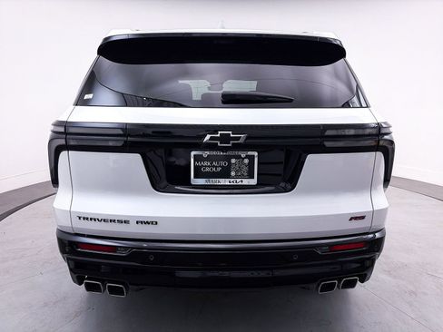 Used 2024 Chevrolet Traverse RS w/ LPO, Floor Liner Package AWD/4WD image 16