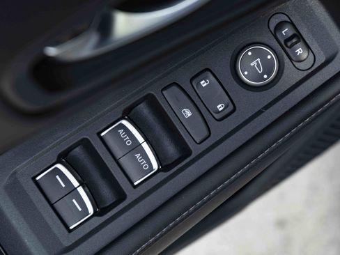 Used 2025 Honda Accord Sport image 39