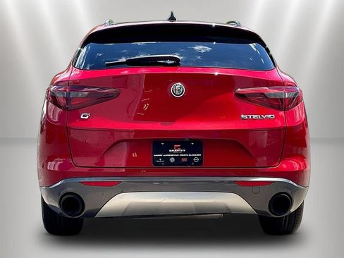 Used 2022 Alfa Romeo Stelvio Ti AWD/4WD image 5