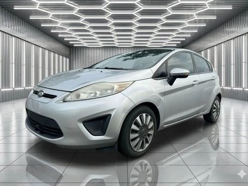 Used 2013 Ford Fiesta SE FWD image 1