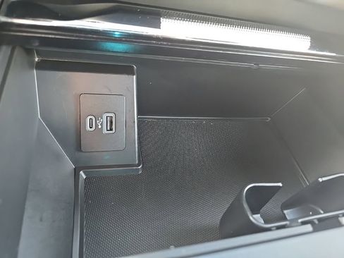 Used 2021 Ford F150 Lariat w/ Equipment Group 502A High image 19