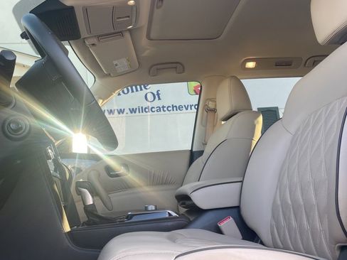 Used 2024 Nissan Armada Platinum w/ Cargo Package image 15