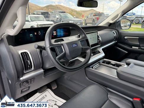 Used 2025 Ford Expedition Max Platinum AWD/4WD image 15