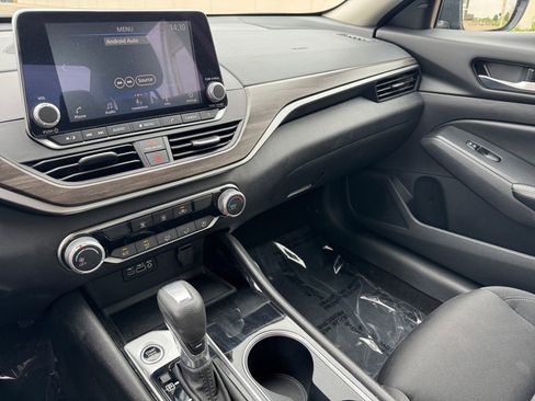 Used 2024 Nissan Altima 2.5 SV FWD image 29