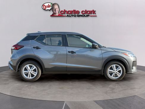 Certified 2025 Nissan Kicks Play S FWD image 6