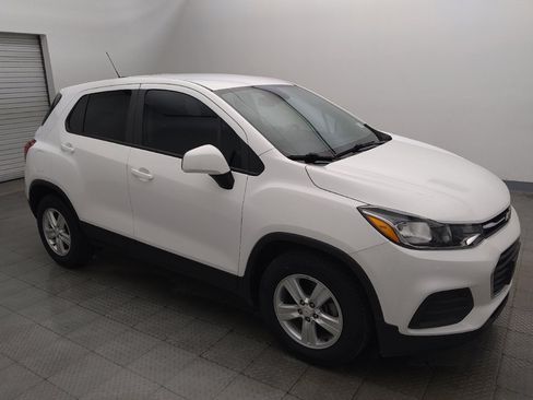 Used 2021 Chevrolet Trax LS w/ Tint and Cruise Package FWD image 11
