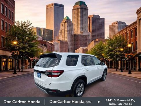Certified 2025 Honda Pilot EX-L image 4