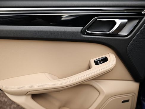 New 2026 Porsche Macan image 28