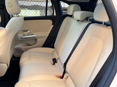 Used 2021 Mercedes-Benz GLA 250 4MATIC image 24