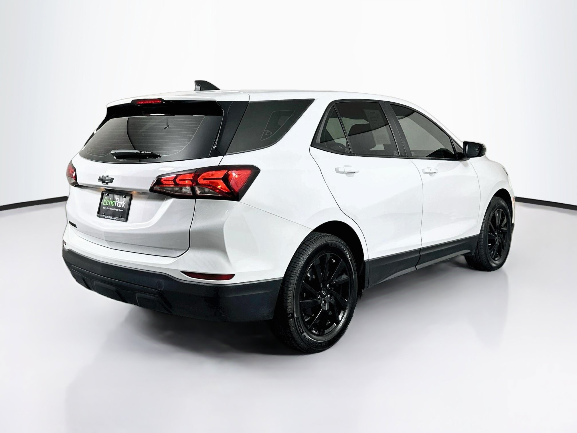 Used 2023 Chevrolet Equinox LS w/ Midnight Edition FWD image 9