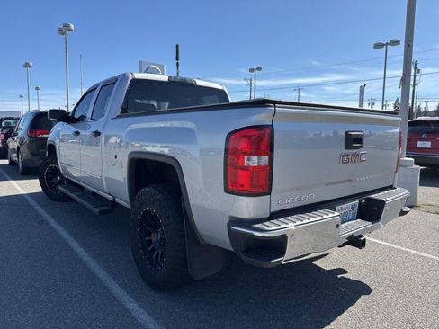 Used 2018 GMC Sierra 1500 SLE w/ Suspension Package, Off-Road image 8