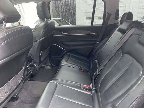 Used 2021 Jeep Grand Cherokee L Limited AWD/4WD image 11