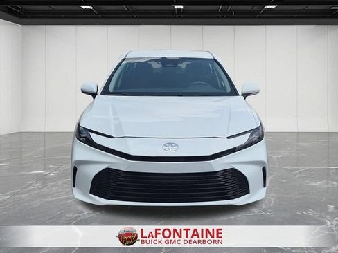 Used 2025 Toyota Camry LE FWD image 8