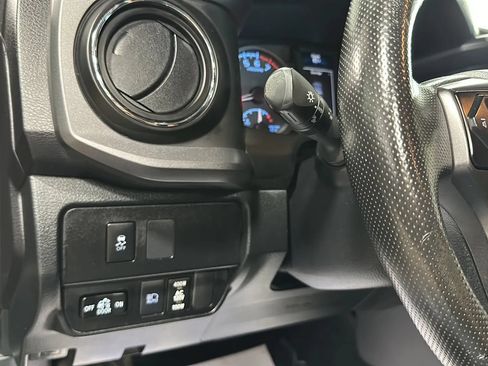 Used 2021 Toyota Tacoma TRD Sport w/ Technology Package AWD/4WD image 25