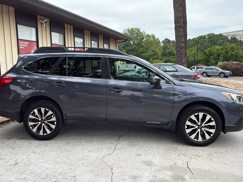Used 2015 Subaru Outback 2.5i Limited AWD/4WD image 4