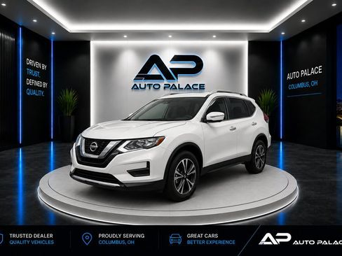 Used 2019 Nissan Rogue SV w/ Premium Package FWD image 1