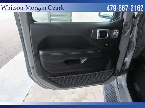 Used 2022 Jeep Wrangler Unlimited Sahara w/ Cold Weather Group AWD/4WD image 32