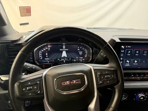 Used 2024 GMC Sierra 1500 SLT image 9