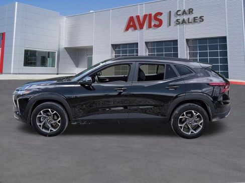 Used 2025 Chevrolet Trax LT w/ LT Convenience Package FWD image 10