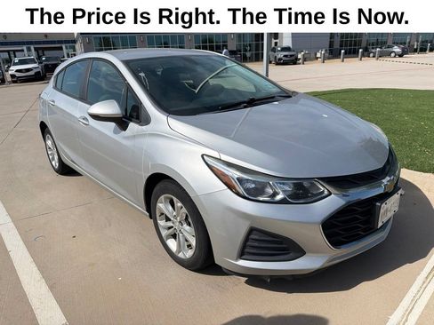 Used 2019 Chevrolet Cruze LS w/ LS Convenience Package FWD image 1