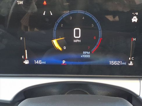 Used 2024 Chevrolet Trax LT w/ Driver Confidence Package image 11