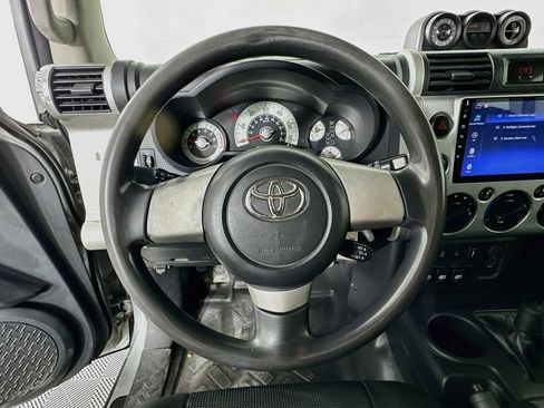 Used 2010 Toyota FJ Cruiser 4WD image 11