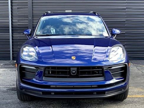 Certified 2026 Porsche Macan AWD/4WD image 13