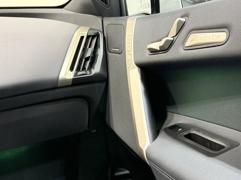 Used 2022 BMW iX xDrive50 w/ Premium Package image 31