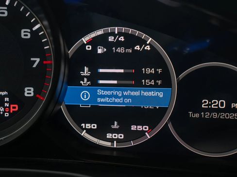 Used 2018 Porsche Panamera 4S image 28