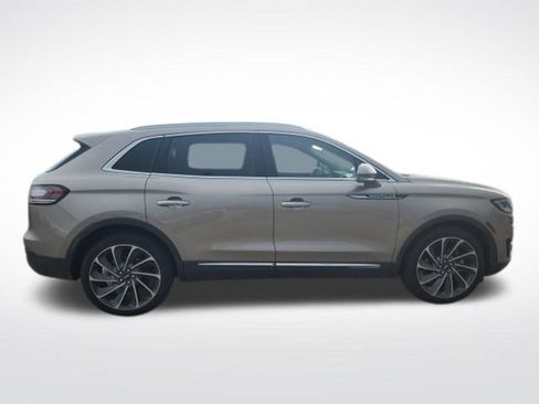 Used 2020 Lincoln Nautilus Reserve w/ Equipment Group 201A FWD image 9