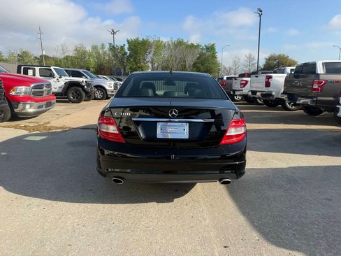 Used 2009 Mercedes-Benz C 300 Sedan image 38