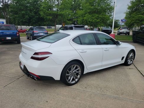 Used 2022 Genesis G70 2.0T RWD image 11