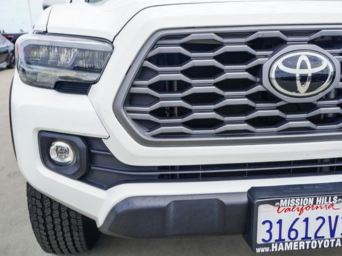 Certified 2023 Toyota Tacoma TRD Off-Road AWD/4WD image 12