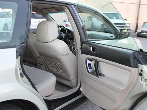 Used 2007 Subaru Outback 2.5i L.L. Bean image 28