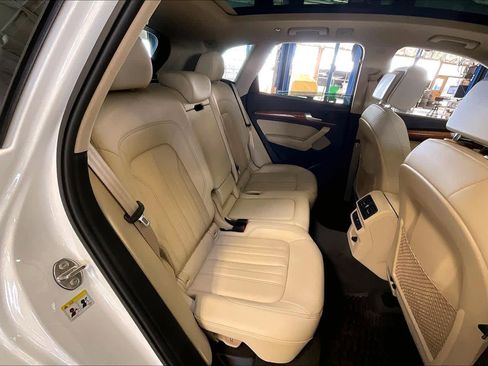 Used 2023 Audi Q5 2.0T Premium w/ Convenience Package image 19