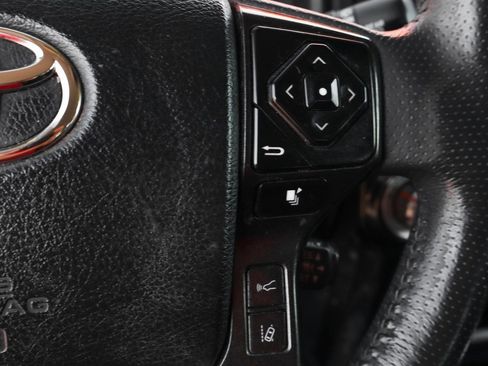 Used 2022 Toyota 4Runner TRD Off-Road Premium image 26