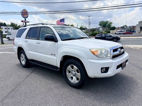 Used 2007 Toyota 4Runner SR5 AWD/4WD image 8