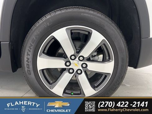 Used 2023 Chevrolet Traverse LT w/ LT Premium Package image 19