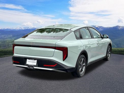 Used 2025 Kia K4 LXS FWD image 5