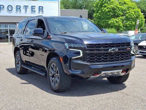 Used 2023 Chevrolet Tahoe Z71 w/ Luxury Package AWD/4WD image 2