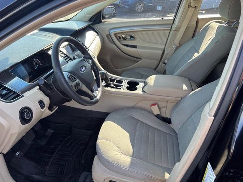 Used 2016 Ford Taurus SE FWD image 11