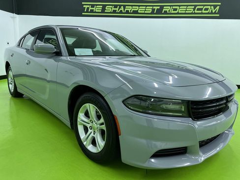 Used 2021 Dodge Charger SXT w/ Leather Interior Group RWD image 2