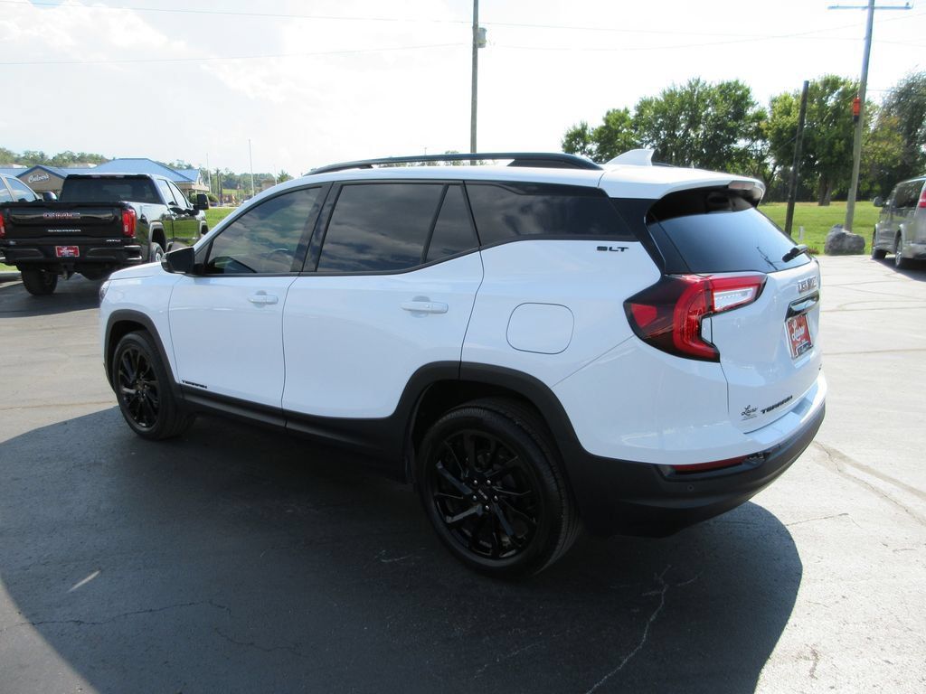 Certified 2024 GMC Terrain SLT w/ Elevation Edition AWD/4WD image 9